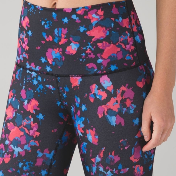 Lululemon size 8 mint condition retired wunder under high rise - Picture 3 of 11